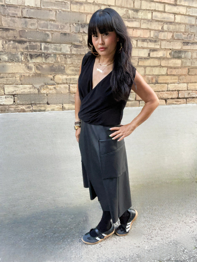 BLACK VEGAN LEATHER CARGO SKIRT